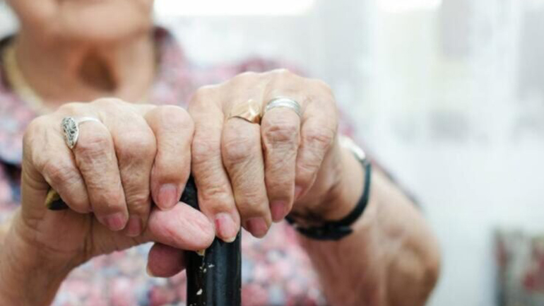 Υποδύθηκε τον υπάλληλο της ΔΕΗ για να εξαπατήσει 85χρονη αλλά τράπηκε σε φυγή