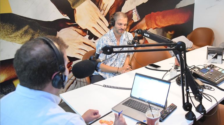 Ο Άγγελος Χαριστέας ΕΝΤΟΣ ΕΔΡΑΣ για τo EURO 2004 (OPAP Podcast) Ο Άγγελος Χαριστέας ΕΝΤΟΣ ΕΔΡΑΣ για τo EURO 2004 (OPAP Podcast)