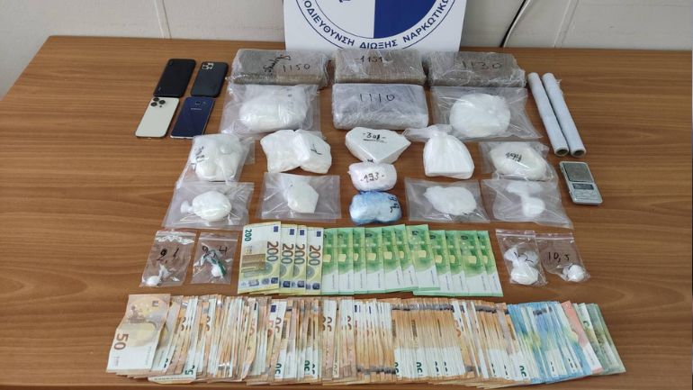 Συνελήφθησαν δύο άτομα για κατοχή και διακίνηση κοκαΐνης στην ευρύτερη περιοχή των βορείων προαστίων