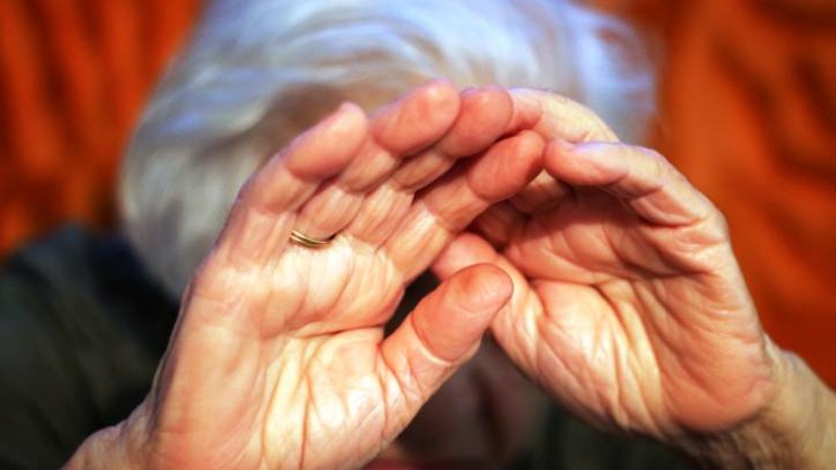 Στη φυλακή 48χρονος που ξυλοκόπησε την ηλικιωμένη μητέρα του στη Θεσσαλονίκη