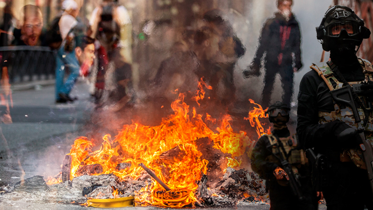 Γαλλία: Σκιές ενός αποικιοκρατικού παρελθόντος