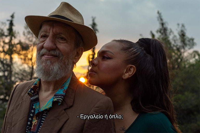 Δύο πέτρες με παράξενο σχήμα