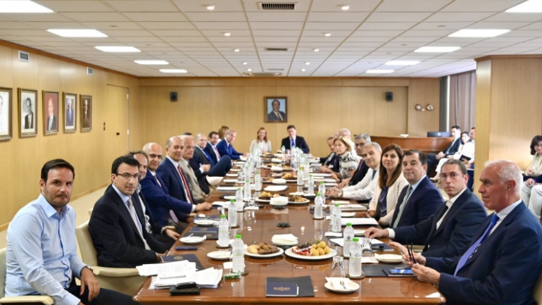 Με την Ένωση Ελλήνων Εφοπλιστών συναντήθηκε ο Μ. Βαρβιτσιώτης