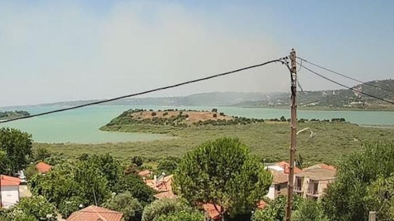 Φωτιά στην Αετοράχη Ηλείας – Εναέρια μέσα στην κατάσβεση