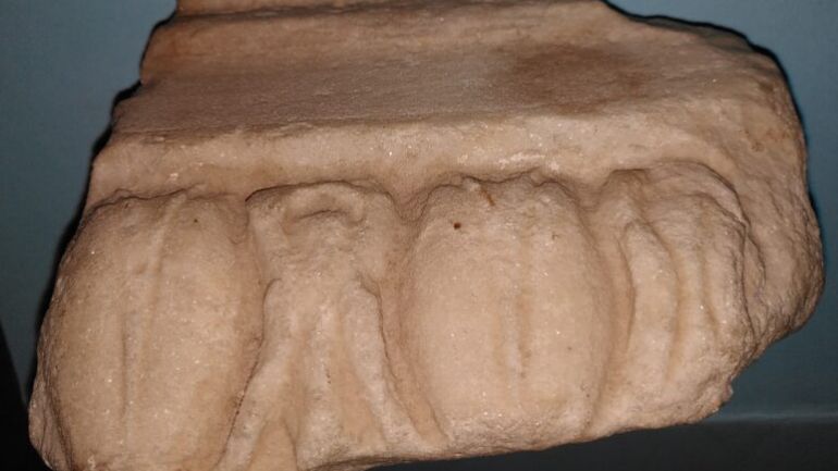 Επαναπατρισμός μαρμάρινου θραύσματος από τον αρχιτεκτονικό διάκοσμο του Ερεχθείου