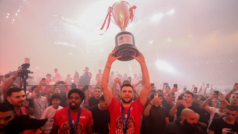 Mπάσκετ: Ο Ολυμπιακός προαναγγέλλει την παραμονή Παπανικολάου με… τραγούδι του Στέλιου Ρόκκου!