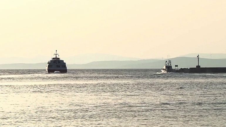 Επιβατηγό πλοίο προσέκρουσε στο φανάρι εισόδου στο λιμάνι της Χίου