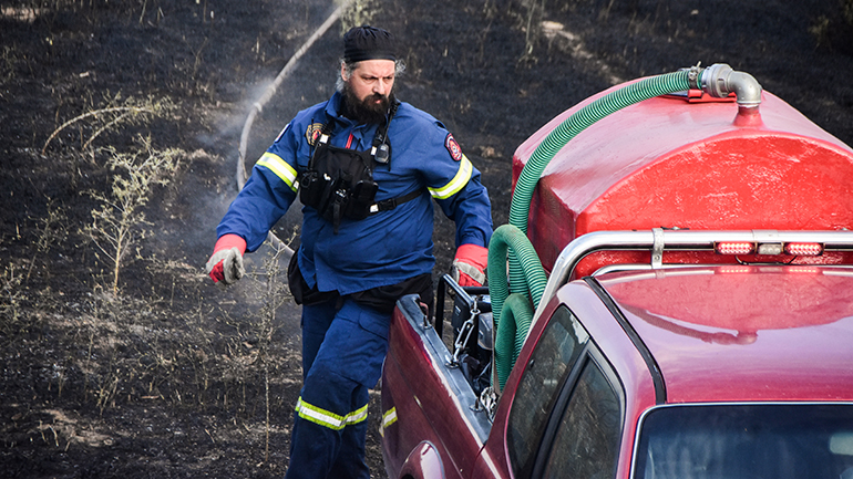 Υπό μερικό έλεγχο η φωτιά στο Άγιον Όρος Υπό μερικό έλεγχο η φωτιά στο Άγιον Όρος