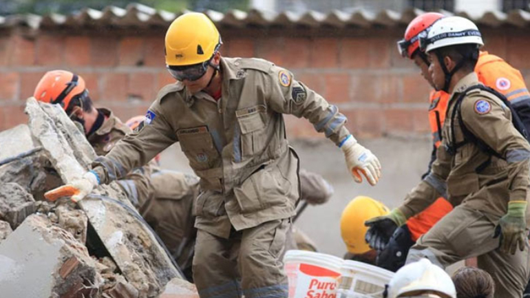 Τουλάχιστον 8 νεκροί εκ των οποίων 2 μικρά παιδιά στη Βραζιλία από κατάρρευση πολυκατοικίας
