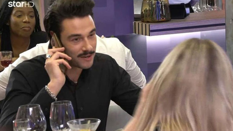 First Dates: Παίκτης βγήκε ραντεβού και πήρε τηλέφωνο τη μητέρα του – «Φρέσκο βασιλικό μπορώ να φάω ή έχω αλλεργία;»
