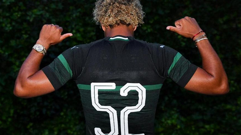 Ο Βιλένα διάλεξε το «52» στη φανέλα του για να τιμήσει τη μνήμη της μητέρας του