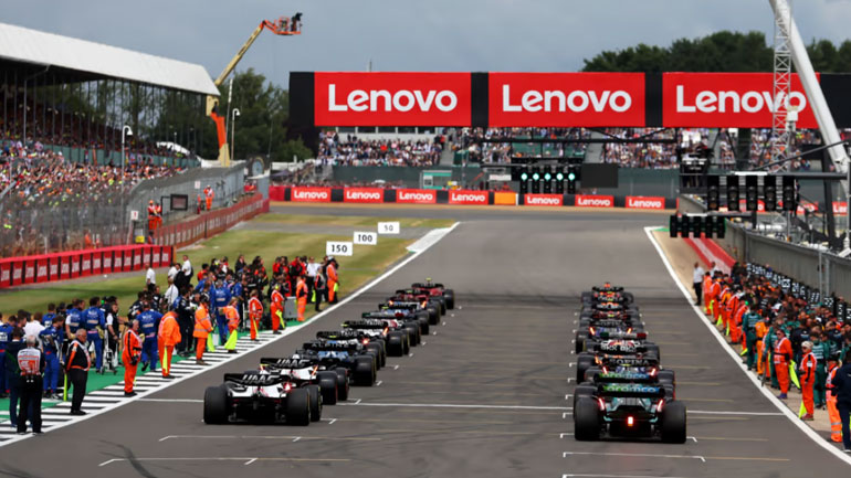 GP Silverstone: Τη νίκη ο Verstappen, τις εντυπώσεις η εξαιρετική McLaren  