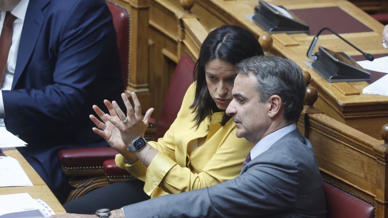 Σε δημόσια διαβούλευση από αύριο Δευτέρα το νομοσχέδιο για την ψήφο των αποδήμων