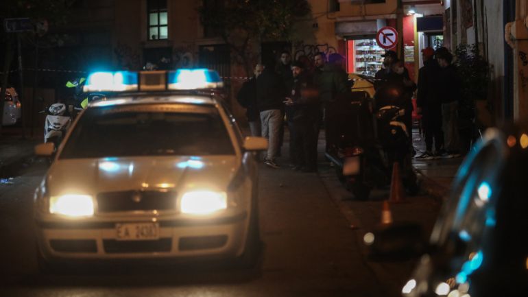 Αυτοκίνητο γεμάτο με 39 μολότοφ στον Πειραιά – Στον Εισαγγελέα οι δύο συλληφθέντες