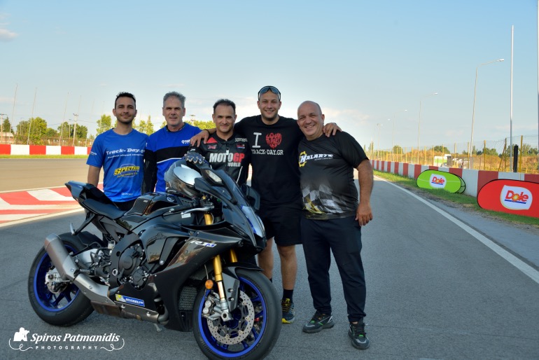 Ένα μέρος της ομάδας οργάνωσης με τον Γιώργο Χάλαρη δεξιά στη φωτογραφία