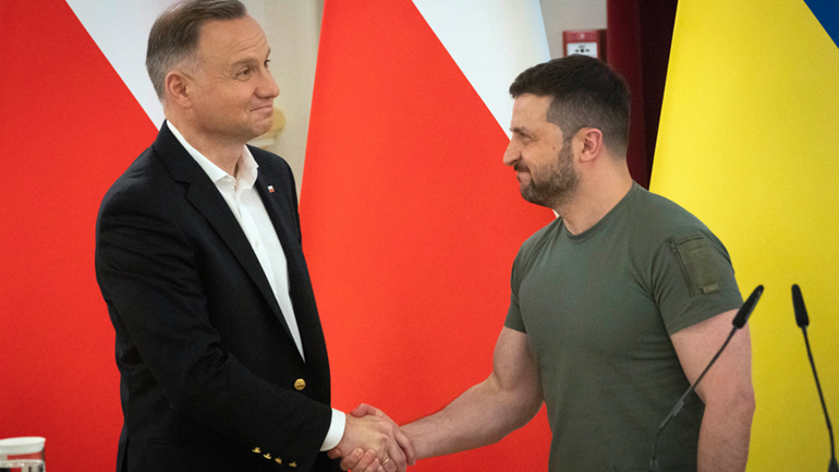 Ζελένσκι και Ντούντα απέτισαν φόρο τιμής στα θύματα της σφαγής του Β’ Παγκοσμίου Πολέμου