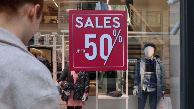 Ξεκινούν σήμερα οι θερινές εκπτώσεις – Ποια Κυριακή είναι ανοιχτά τα καταστήματα Ξεκινούν σήμερα οι θερινές εκπτώσεις – Ποια Κυριακή είναι ανοιχτά τα καταστήματα