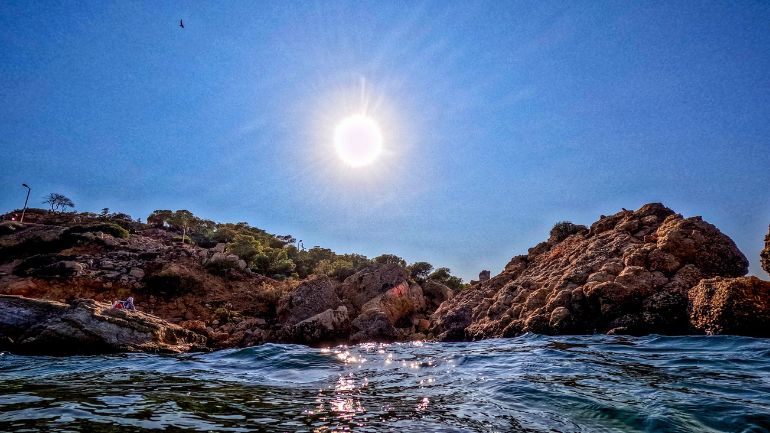 Σε τροχιά καύσωνα η χώρα από την Τετάρτη – Το σχόλιο του Γ. Τσατραφύλλια στη «Ζούγκλα»