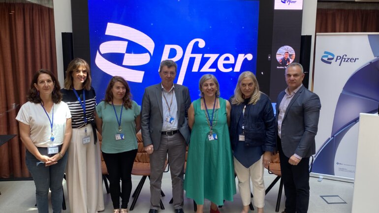 Η Pfizer Hellas στηρίζει τους πρόσφυγες στη χώρα μας