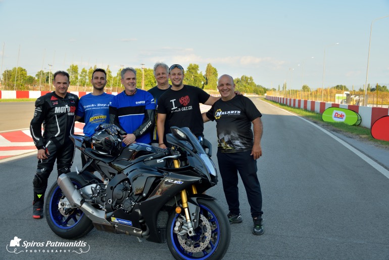 Μέρος της ομάδας οργανωτών, με Γιώργο Χάλαρη στα δεξιά της εικόνας