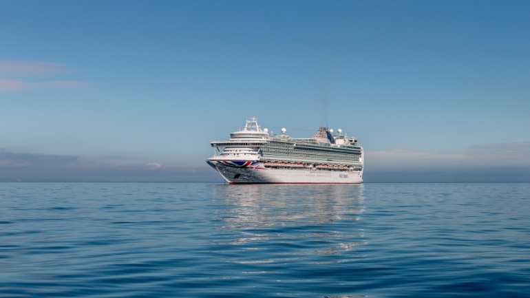 Σαντορίνη: Αποβίβαση ασθενούς από κρουαζιερόπλοιο για νοσηλεία