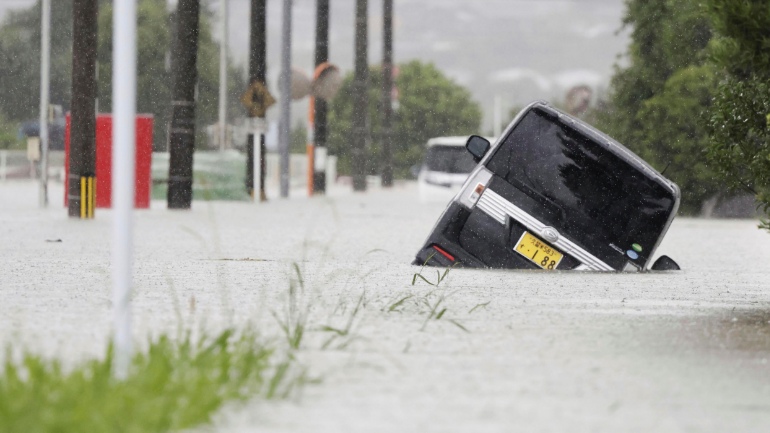 Ιαπωνία: Μια νεκρή, τρείς αγνοούμενοι από καταρρακτώδεις βροχές στα νοτιοδυτικά της χώρας