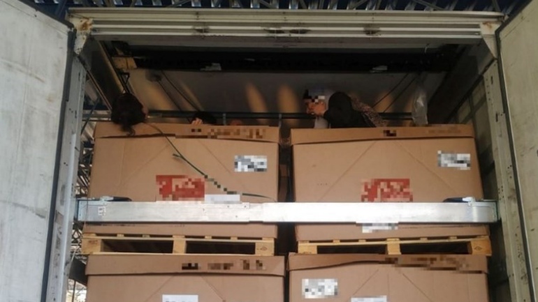 Ηγουμενίτσα: Οικογένεια απο τη Συρία βρέθηκε κρυμμένη σε φορτηγό κοντέινερ σε ημιλιπόθυμη κατάσταση