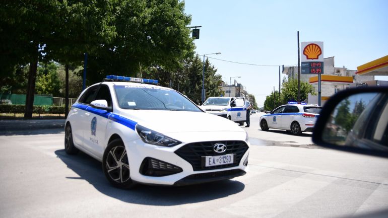 Νεκρή γυναίκα που παρασύρθηκε από αυτοκίνητο στη Λάρισα