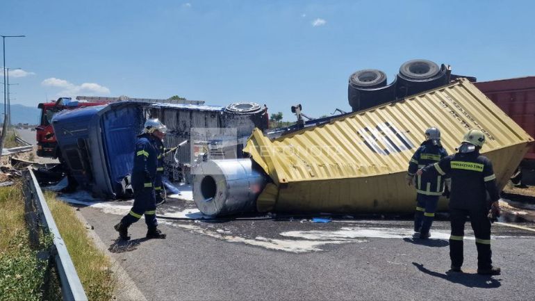 Τροχαίο με ανατροπή νταλίκας στον Βόλο – Διακοπή της κυκλοφορίας στην εθνική οδό Βόλου-Λάρισας