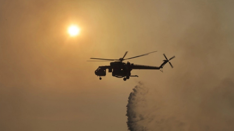 Δύο πύρινα μέτωπα στην Κρήτη – Σηκώθηκε ελικόπτερο