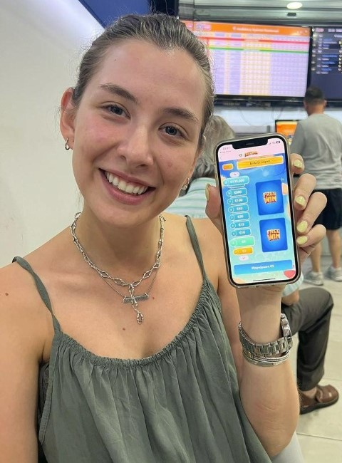 Επισκέπτες καταστημάτων ΟΠΑΠ που δοκίμασαν την τύχη τους στο FREEWIN