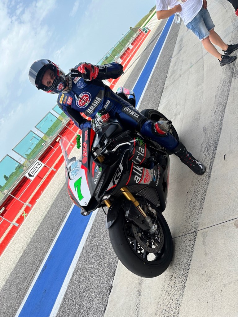 O Niccolo Canepa ήρθε φρέσκος από τη νίκη του στις 24 Ώρες του SPA και τις διακοπές του στην Σαντορίνι