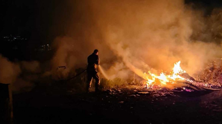 Φωτιά στη Λ. Κωνσταντινουπόλεως στις Αχαρνές