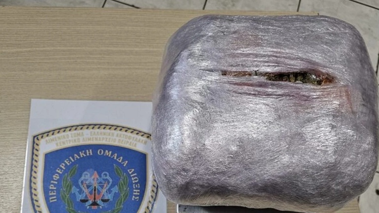 Συνελήφθη 20χρονος στο λιμάνι του Πειραιά – Βρήκαν ναρκωτικά στη χειραποσκευή του