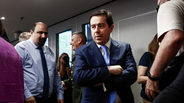 Τα ξεκαρδιστικά κατορθώματα του Νότη Μηταράκη