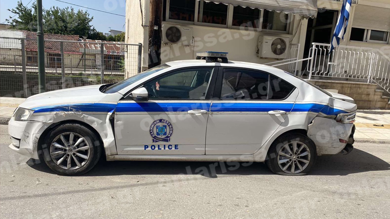 Φάρσαλα: Οδηγός χτύπησε με ΙΧ σταθμευμένο περιπολικό