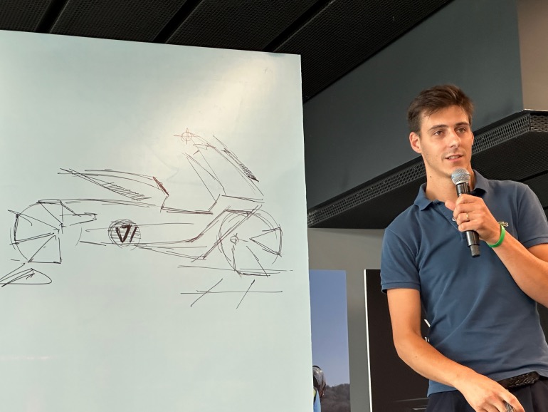 O Daniele Mazzon εξηγεί τα στοιχεία του σχεδιασμού