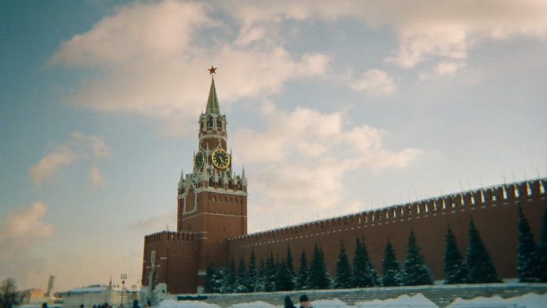 Ρωσία: Το NATO συνεχίζει να αναβιώνει «σχήματα του ψυχρού πολέμου»