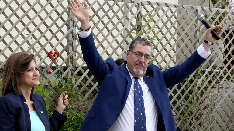 Γουατεμάλα: Αναστέλλεται απόφαση της δικαιοσύνης που έθετε εκτός μάχης το κόμμα υποψήφιου για την προεδρία