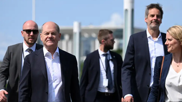 DW: Ο Σολτς στηρίζει την προσέγγιση Μητσοτάκη-Ερντογάν