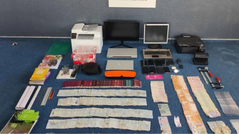 Εξαρθρώθηκε εγκληματική οργάνωση που διακινούσε μετανάστες από το αεροδρόμιο της Αθήνας