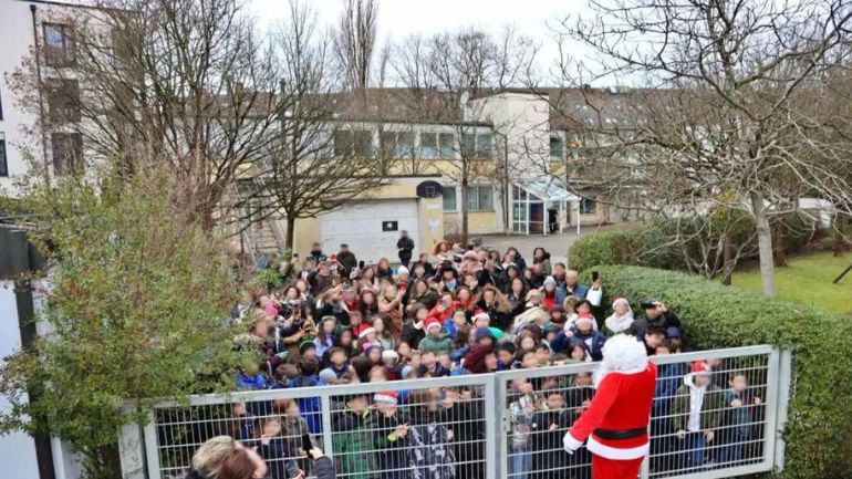 Η Ελληνική Κυβέρνηση κλείνει ελληνικό σχολείο στη Γερμανία