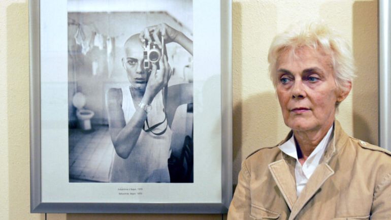 Γαλλία: Απεβίωσε σε ηλικία 75 ετών η πολεμική φωτορεπόρτερ Μαρί-Λορ ντε Ντεκέρ