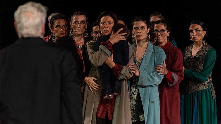 «Τρωάδες» του Ευριπίδη από το ΚΘΒΕ στο Αρχαίο Θέατρο Επιδαύρου