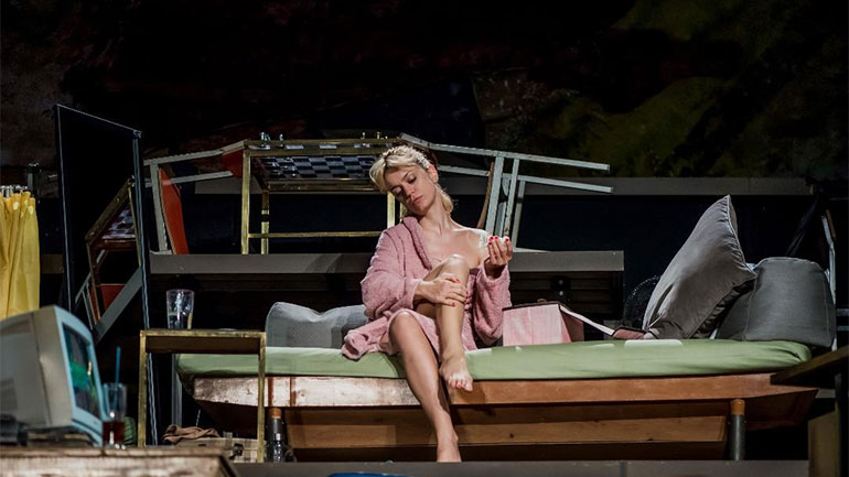 Ο θρυλικός Τσίου προσθέτει έξι τελευταίες παραστάσεις με μειωμένο εισιτήριο