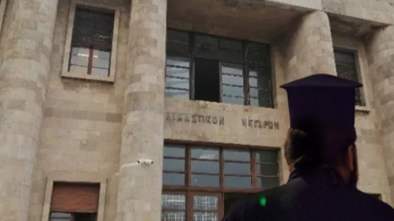 Ρόδος: Ελεύθερος ο ιερέας που άλειψε με λάδι γυμνό τουρίστα