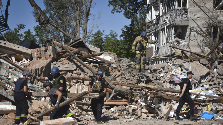 Κίεβο και Μόσχα αλληλοκατηγορούνται για επιθέσεις κατά αμάχων στη Ζαπορίζια