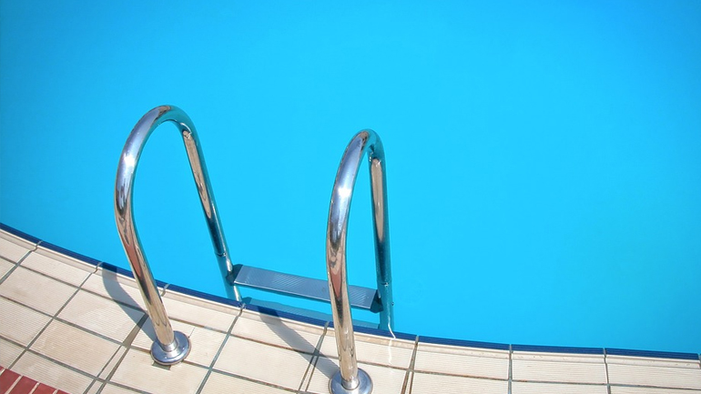 Κορίτσι 10 ετών νεκρό σε πισίνα