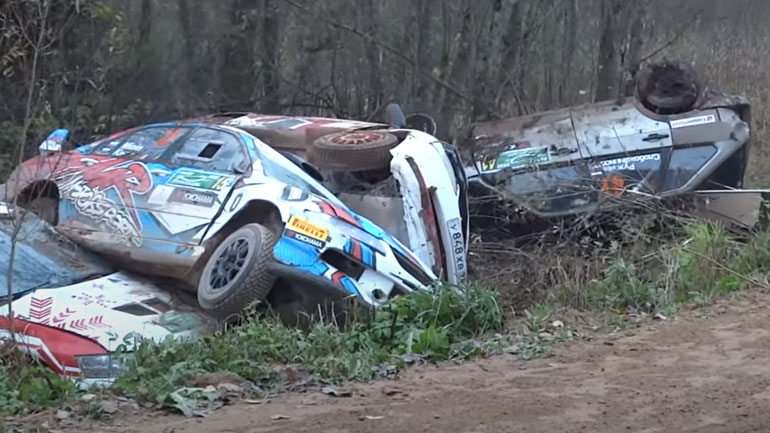 “Τερμάτισαν” όλοι στην ίδια στροφή – Δείτε 5 αγωνιστικά και το Safety Car να «αγοράζουν» το ίδιο οικόπεδο