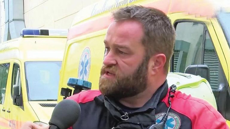 ΕΚΑΒ: Moτοσικλετιστές-διασώστες μετακινούνται σε Σύρο, Μύκονο, Νάξο και Σαντορίνη – Τι λέει διασώστης